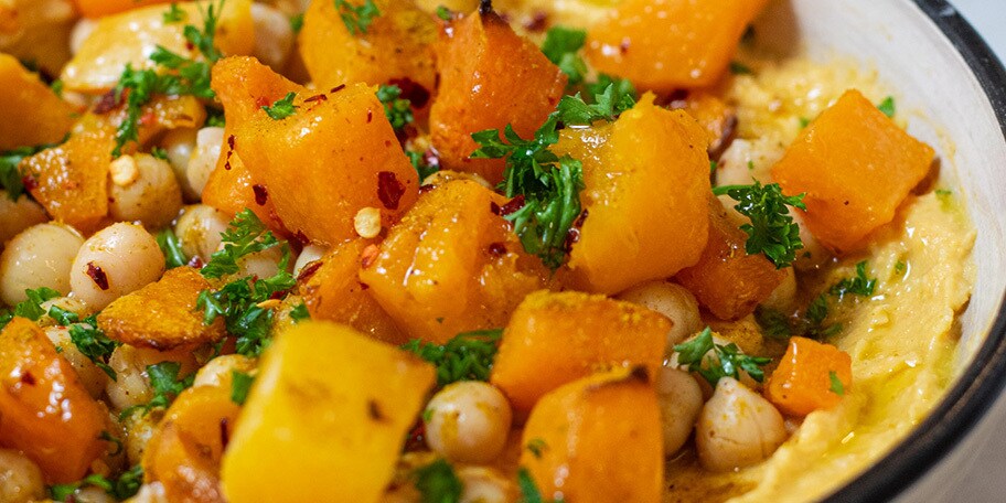 Kikkererwtendip met butternut en zeewierchips