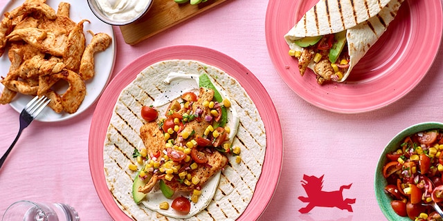 Tortilla’s met gegrilde kip,  salsa en zure room