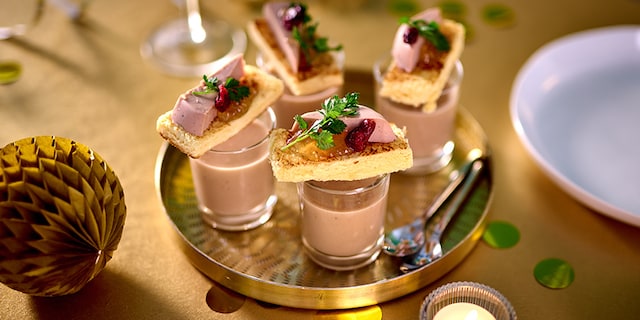 Kastanjesoep en briochetoastjes met faux gras