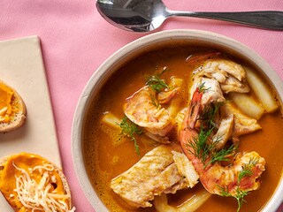 Vissoep op bouillabaisse wijze en toastjes met rouille