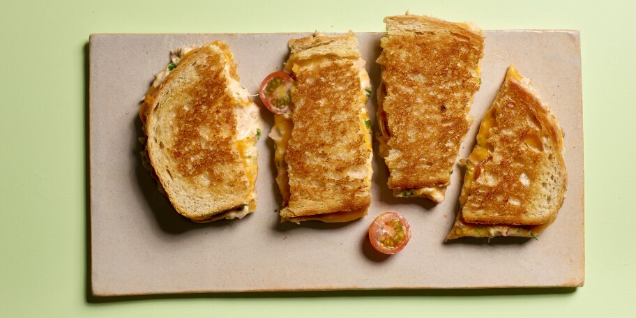 Tuna melt sandwich