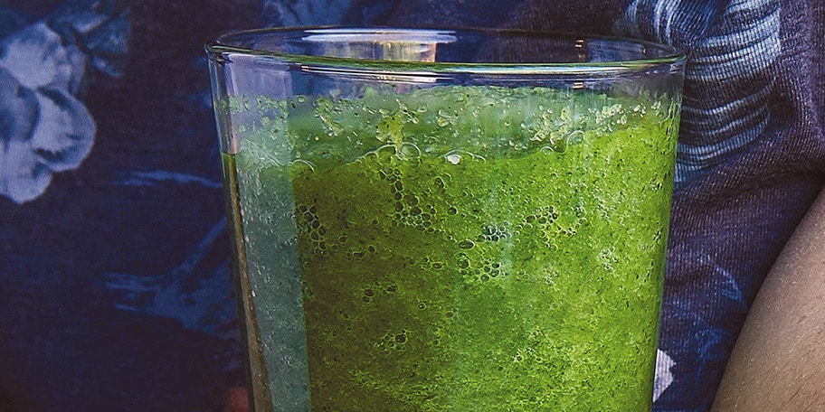 Groene shake van venkel, Granny Smith en verse munt