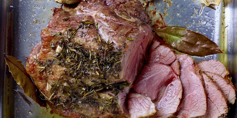 Gigot d’agneau à l’ail et au romarin