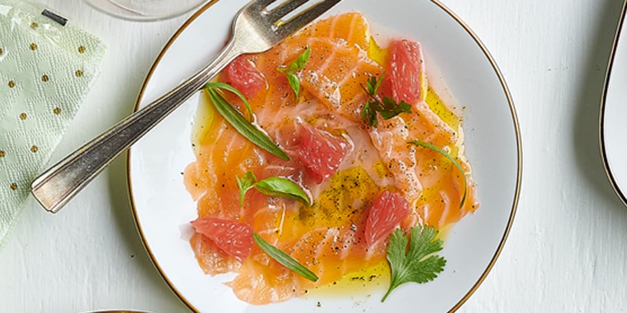 Zalmcarpaccio met pompelmoes