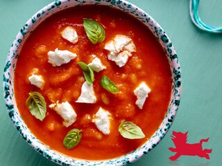 Soupe-repas aux tomates, haricots blancs et feta