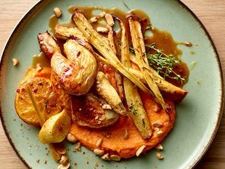 Perdreaux laqués à l’orange, panais rôtis et purée de butternut