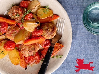 Boulettes de porc au four à la sauce tomate et aux légumes