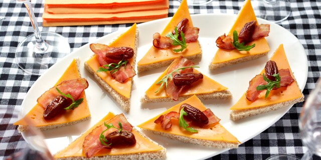 Canapés van cheddar met bacon