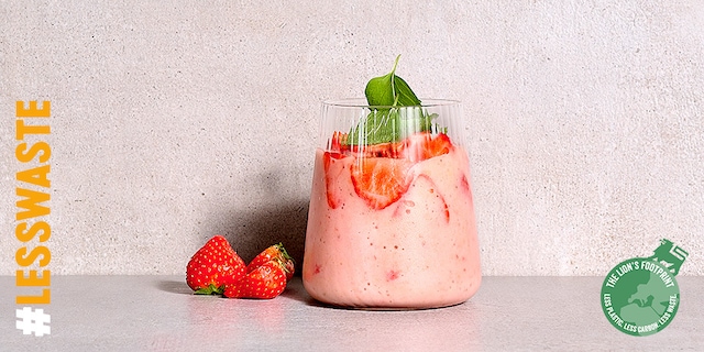 Nice cream milkshake met aardbeien