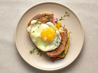 Croque madame au pain Averbode et fromage