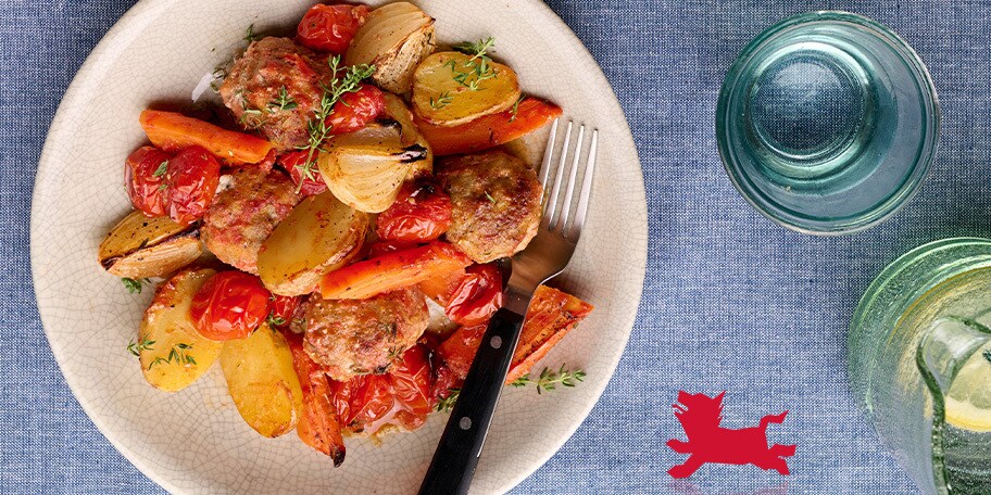 Boulettes de porc au four à la sauce tomate et aux légumes