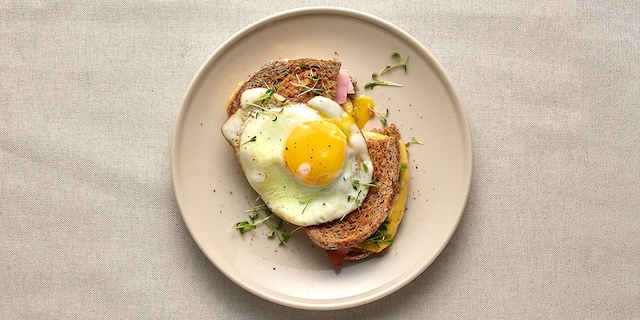 Croque madame met Averbodebrood en kaas