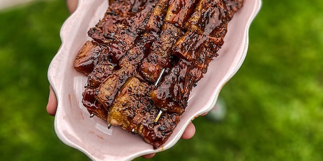 Lollipops de lard au barbecue