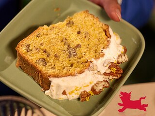 Quatre-quarts aux carottes et aux noix de pécan