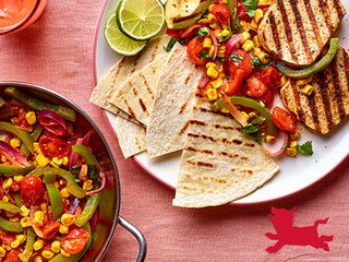 Gegrilde tofu, tortilla's en avocado's tex-mex