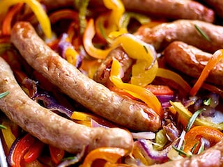 Chipolata’s gebakken met rozemarijn en paprika’s
