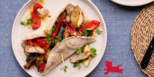 Hauts de cuisse de poulet et légumes au four façon shawarma