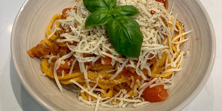 Pâtes fraîches à la bolognaise