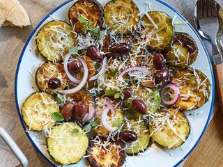 Kolokitho Keftedes (gefrituurde courgetteschijfjes op z'n Grieks)