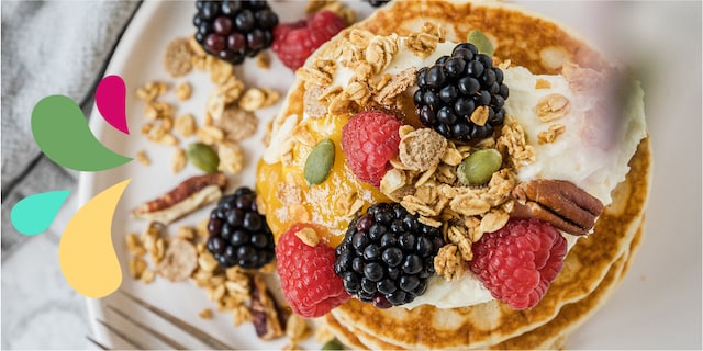 OaYeah! havermelk pancakes met vers fruit en verse kaas