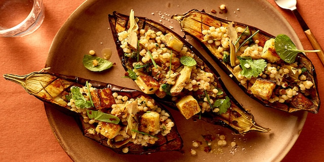 Aubergines gevuld met parelcouscous