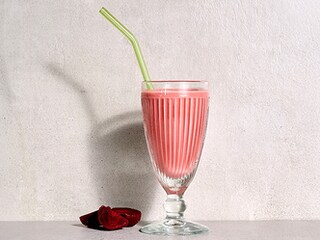 Milkshake vegan betterave-cannelle