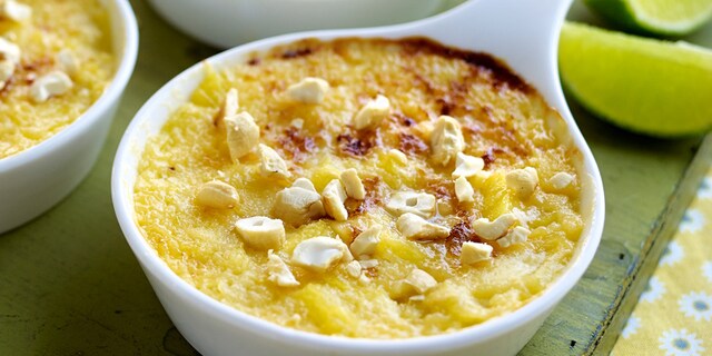 Gegratineerde ananas met cashewnoten
