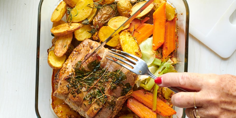 Rôti de porc Iberico aux légumes et aux grenailles rôties
