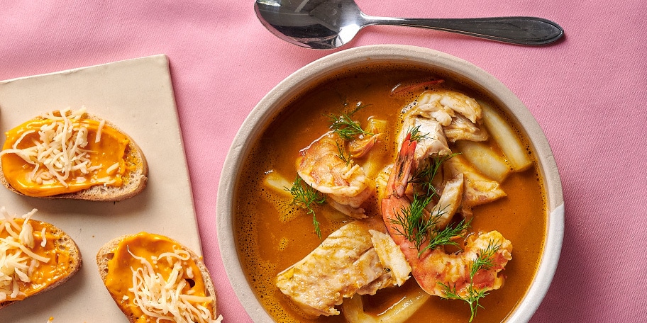 Soupe de poisson façon bouillabaisse et toasts à la rouille
