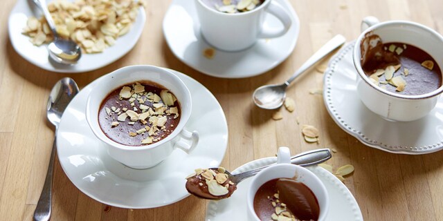 Panna cotta met amandel-chocolade-rooibosthee