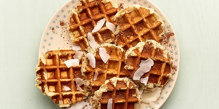 Wafels met bananen en kokos