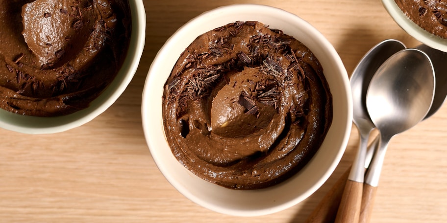 Chocolademousse met avocado en maca
