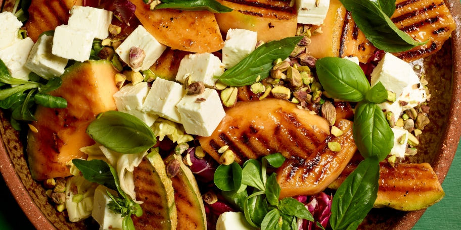 Fijnproeverssalade met gegrilde meloen, feta en pistachenoten