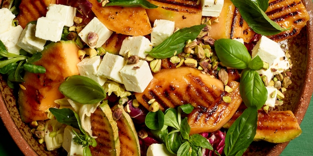 Fijnproeverssalade met gegrilde meloen, feta en pistachenoten