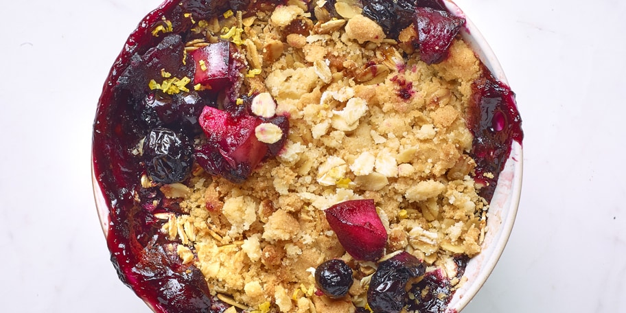 Crumble d'avoine, pommes et myrtilles