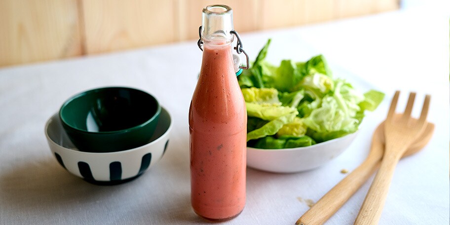 Vinaigrette met aardbeien en witte balsamicoazijn