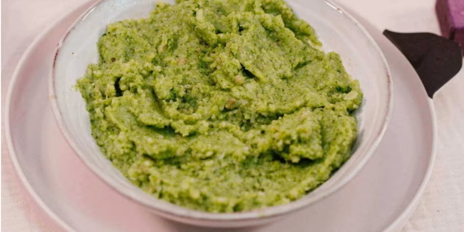 Broccolipuree met kip 6-8 maanden