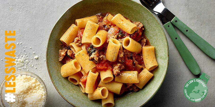 Rigatoni met verse tomaten en vlees