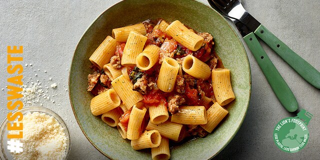 Rigatoni met verse tomaten en vlees