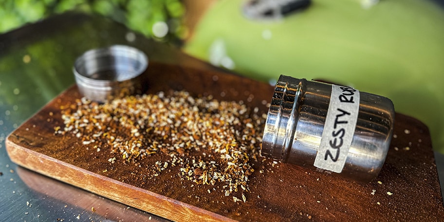 Zesty rub pour poulet au barbecue