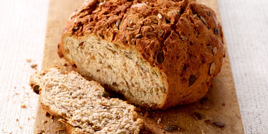 Notenbrood met pompoen- en zonnebloempitten