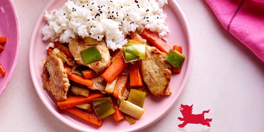 Émincé de porc sauté aux carottes, poireaux et miel