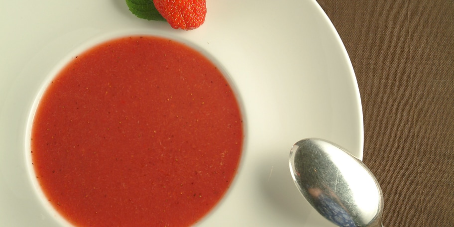Aardbeiensoep met orgeadesiroop