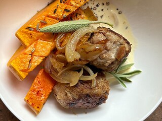 Boulettes aux oignons caramélisés et butternut