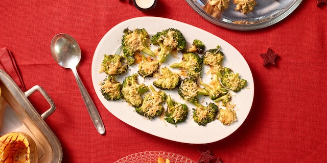 Goudbruine broccoliroosjes met parmigiano