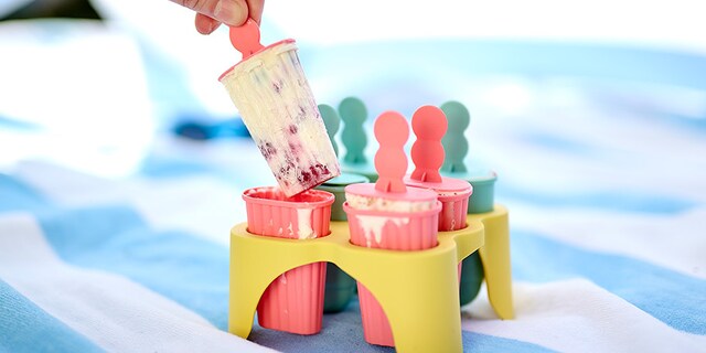 Yoghurtijslolly’s met vers fruit
