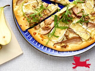 Pizza à la poire et au brie