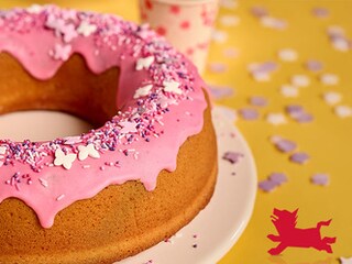 Roze reuzendonutcake