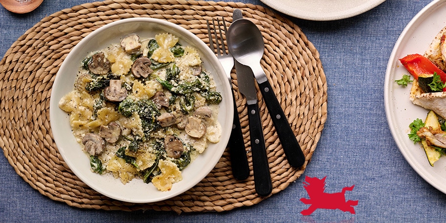 Farfalle met 3 kazen, spinazie en champignons