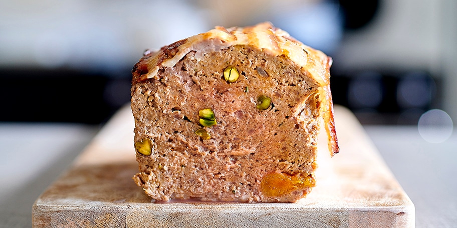 Pâté aux pistaches et aux abricots